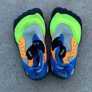Newtz Kids Water Shoes Size 5/6